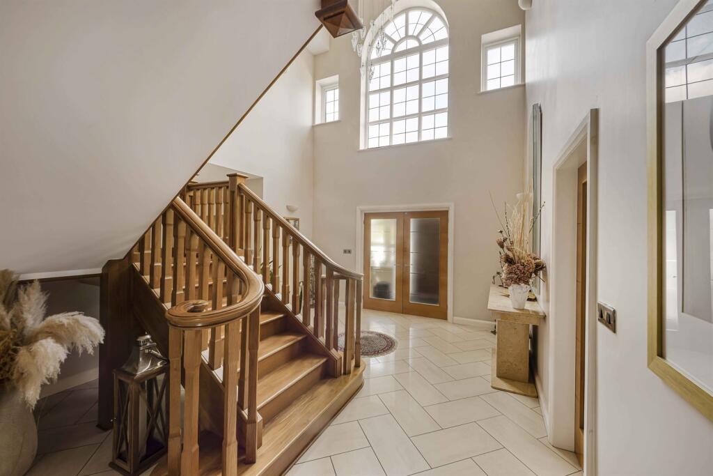 6 bedroom detached house for sale in Bow Green Road, Bowdon, Altrincham, WA14